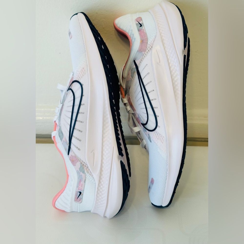 Nike Women’s Quest 5 Premium Road Running sneakers size 7,5 new - Picture 5 of 13